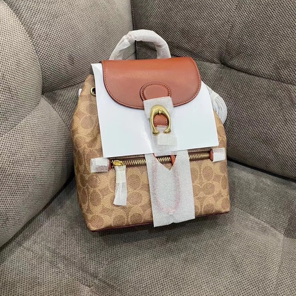 Backpack - Picture 5 of 7